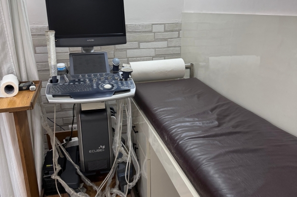 Ultrasound System & Examination Table